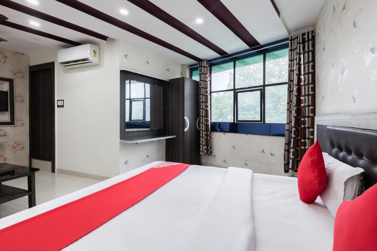 Oyo 45301 Hotel Om Palace Sāgar Kültér fotó