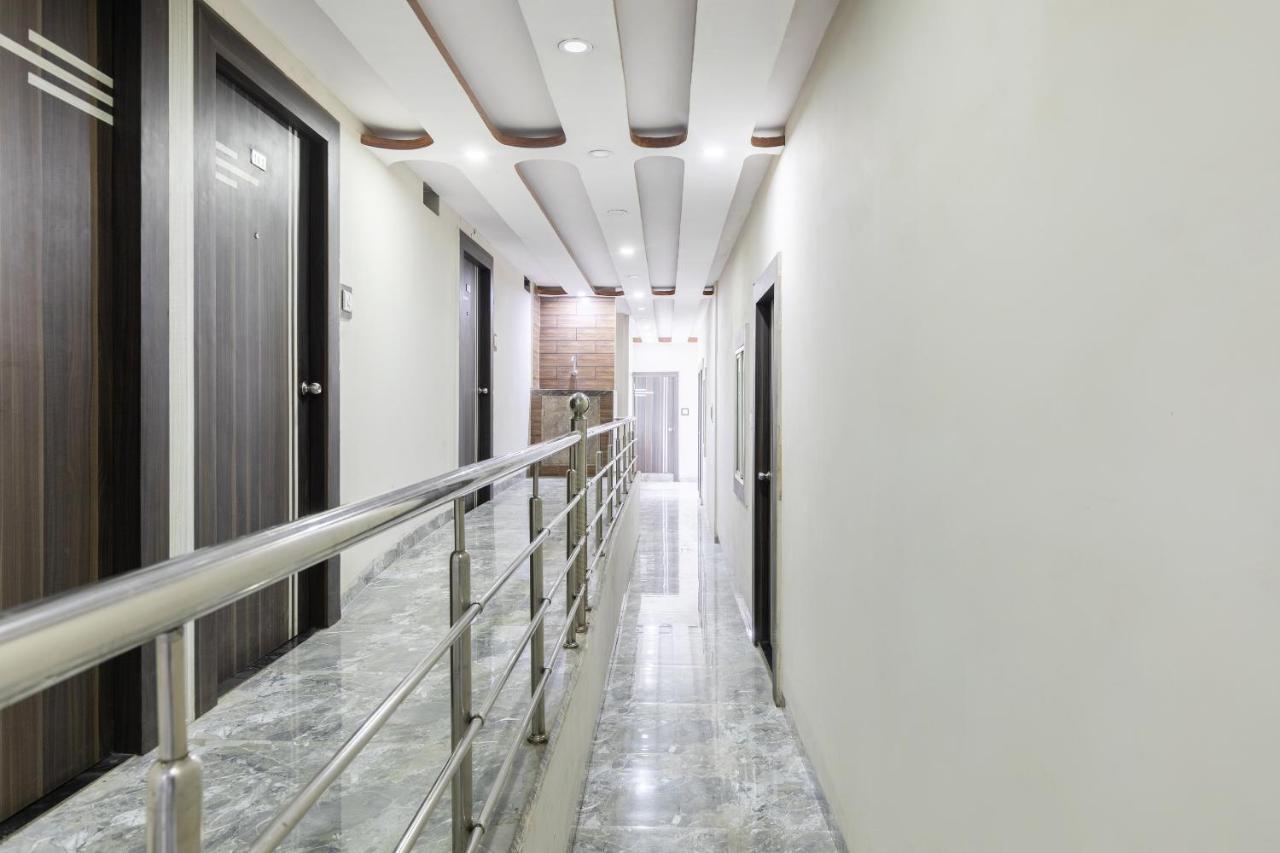 Oyo 45301 Hotel Om Palace Sāgar Kültér fotó